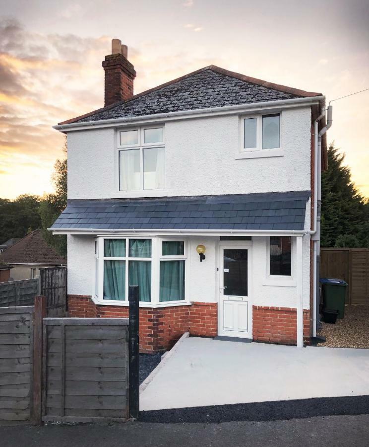 Charming Three Bed Home Near City Centre And Hospital Southampton Dış mekan fotoğraf